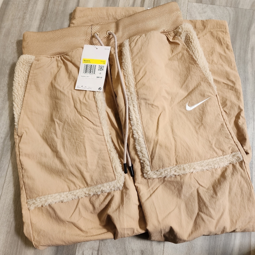 Loose Fit, fuzzy pocket cargo pants